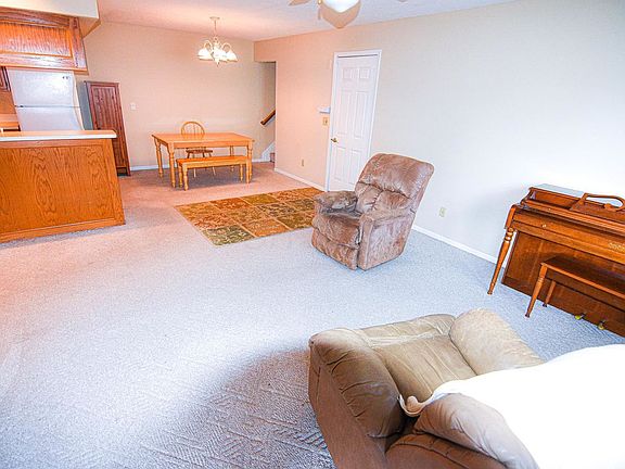 4th image of 4444 Drycott St