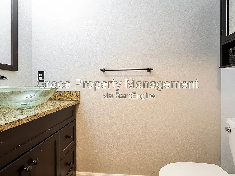 1144 E 12th Ct — Photo 21