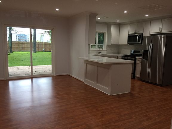 5th image of 9605 Long Branch Ln