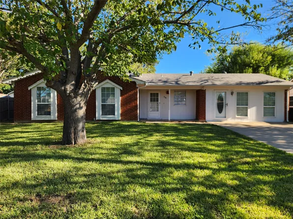 334 NE Michael Dr, Burleson, TX 76028