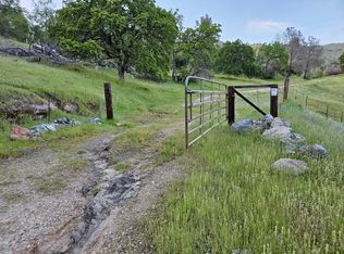 1000 Trimmer Spgs, Sanger, CA 93657