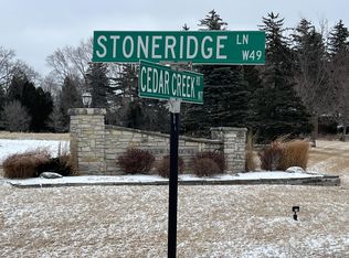 1848 Stoneridge Ln, Grafton, WI 53024