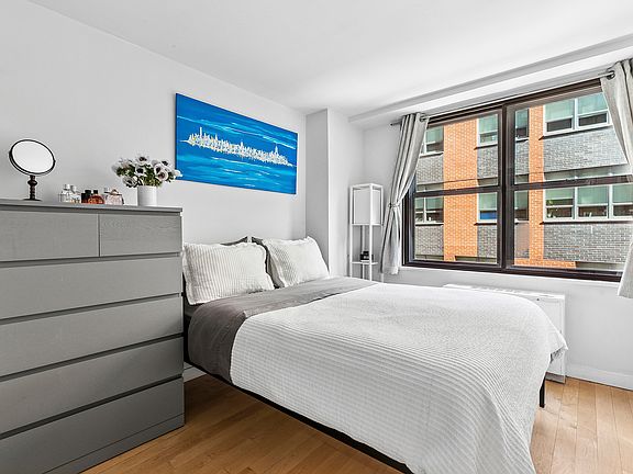 5th image of 7 E 14th St APT 901