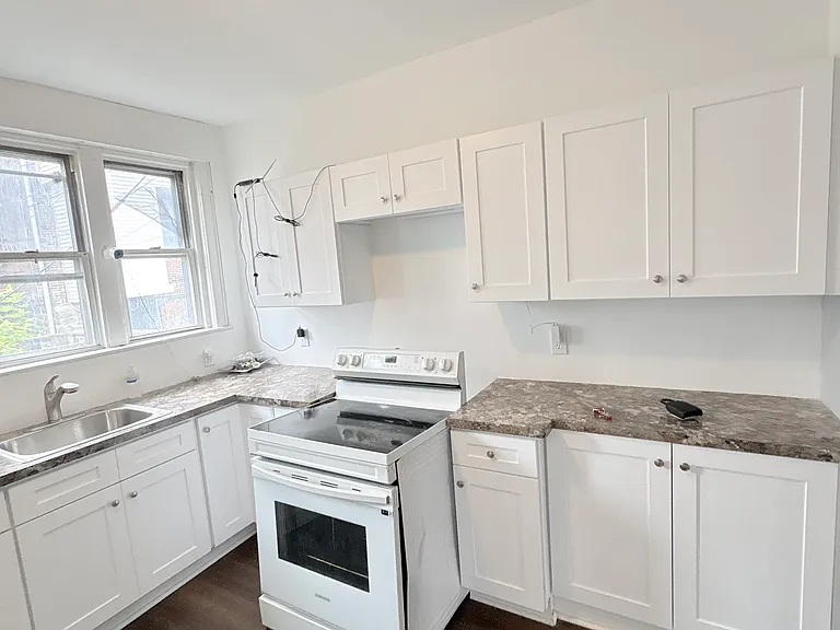 1700 N Edgewood St — Photo 6
