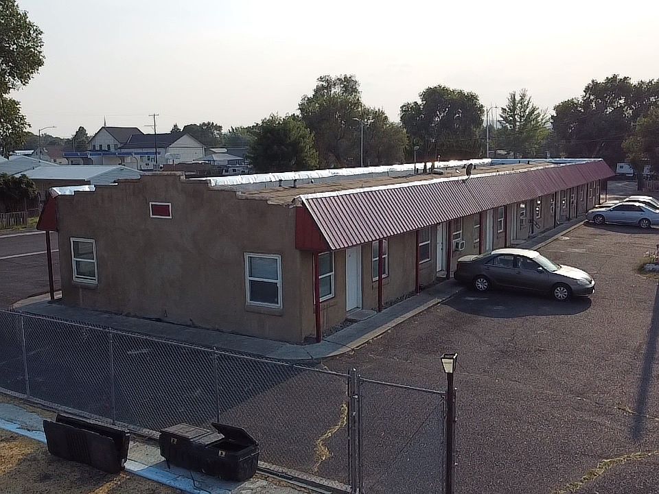 1st image of 322 Daisy St S #0