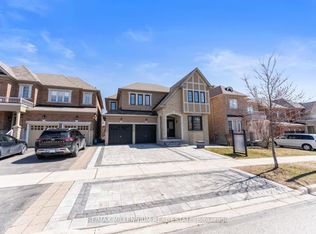 433 Mavrinac Blvd, Aurora, ON L4G0J8