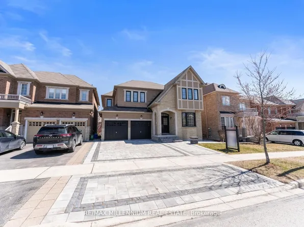 433 Mavrinac Blvd, Aurora, ON L4G 0J8