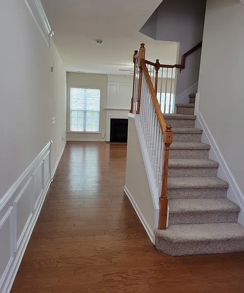 1317 Corwith Dr — Photo 3