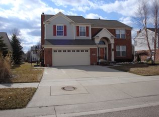 815 Huntington Dr, South Lyon, MI 48178