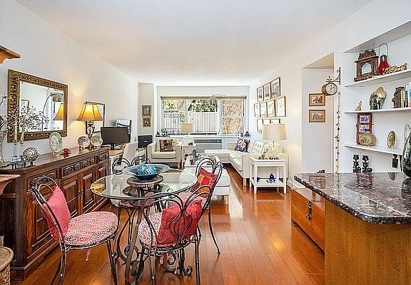 5th image of 130 E 63rd St APT 3-F