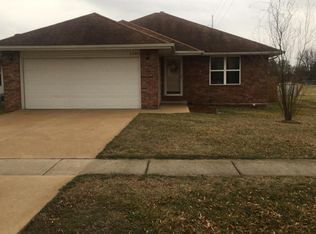 3262 W Calhoun St, Springfield, MO 65802
