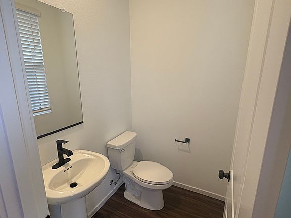 4th image of 1014 Drake Ln