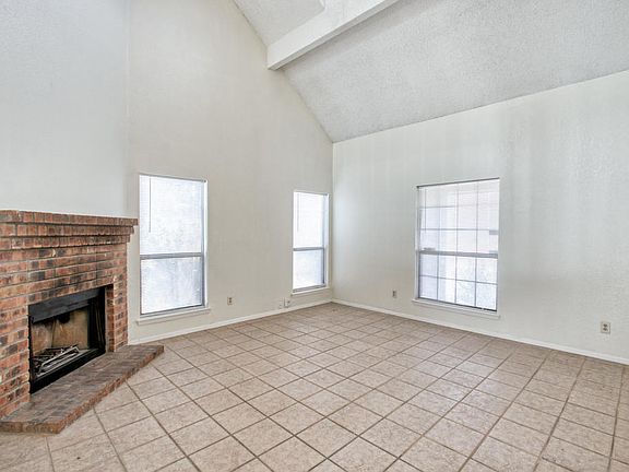 5th image of 609 Woodlark Pl