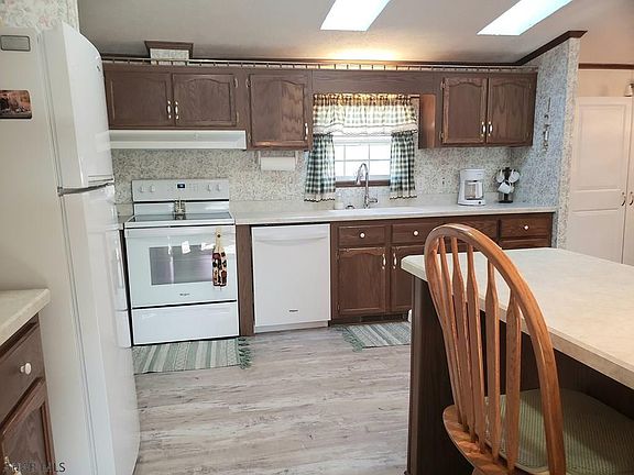 2nd image of 123 Independence Dr