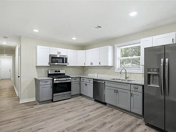4th image of 131 Holly Rd NW