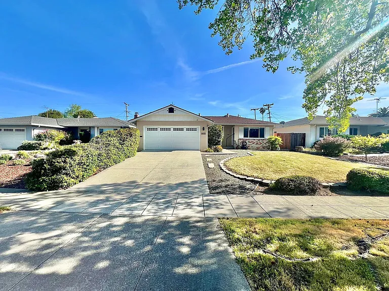 6610 Canterbury Ct — Photo 2