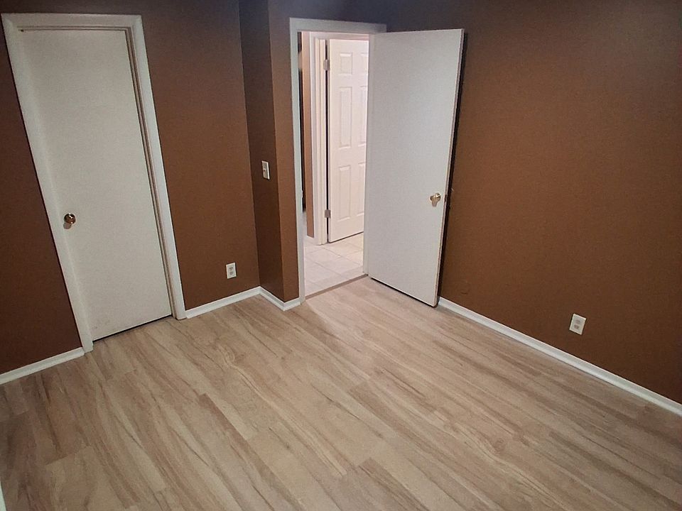 1st image of 111 Hilltop Ct #D