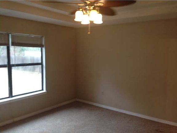 3rd image of 128 Villacrest Dr