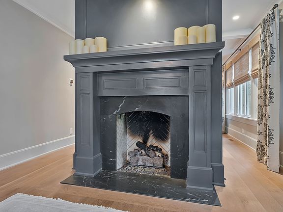 5th image of 2403 Belmont Blvd