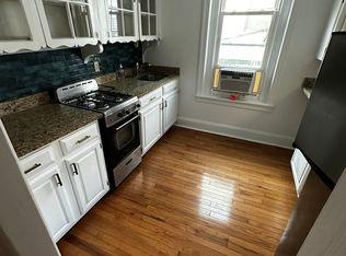 808 S 8th St #2, Philadelphia, PA 19147
