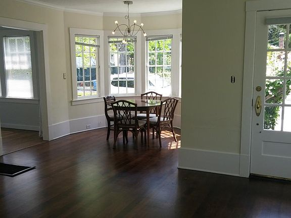 Living room/dining