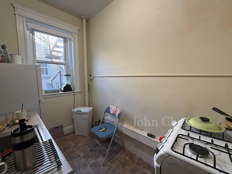 225 Kelton St #4 — Photo 8