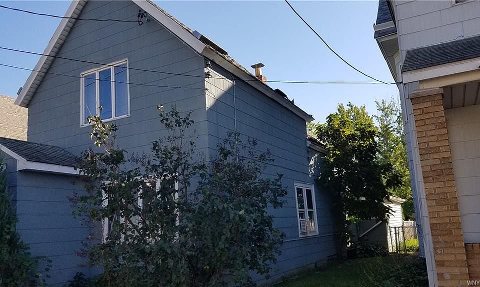 2nd image of 135 Reiman St