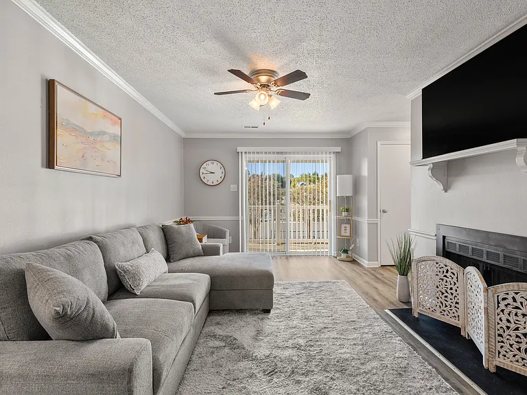 Blue Ridge Apartments — Photo 13