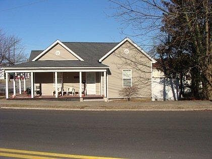 2nd image of 301 Richmond St