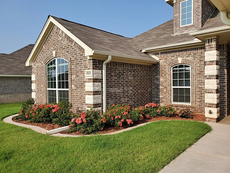 4810 Falcon Crest Blvd — Photo 2