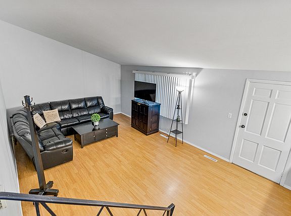 4th image of 1214 Grant Dr