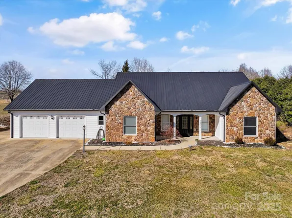 1753 Saddle Creek Rd, Morganton, NC 28655