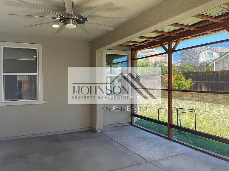 1671 Mulholland Dr — Photo 14