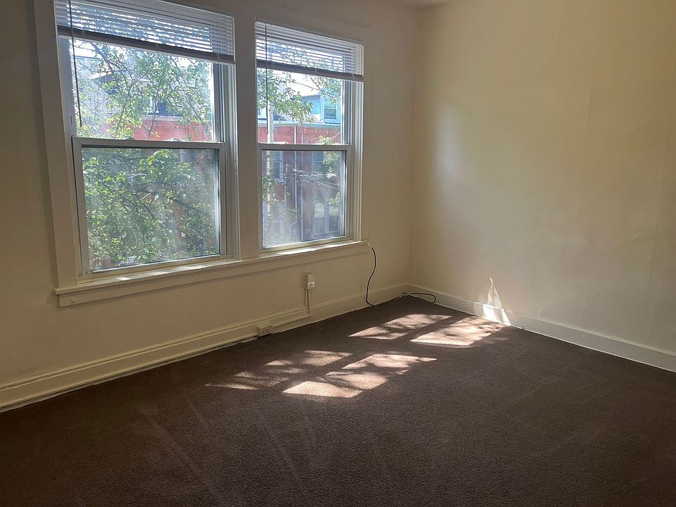 1st image of 519-527 W King St #L