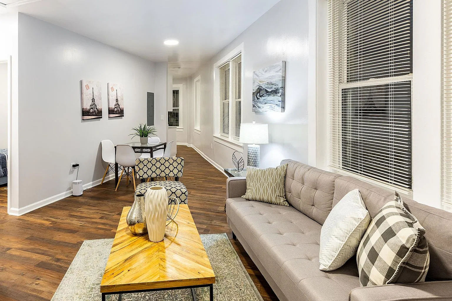 4 bed, 1000 sqft, $4,900 — Photo 2