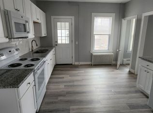 33 Elm St, Windsor Locks, CT 06096