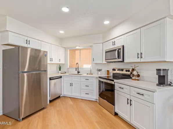 7464 N 44TH Drive, Glendale, AZ 85301
