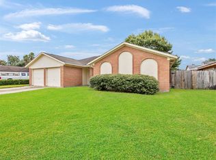 3935 Willowview Dr, Pasadena, TX 77504