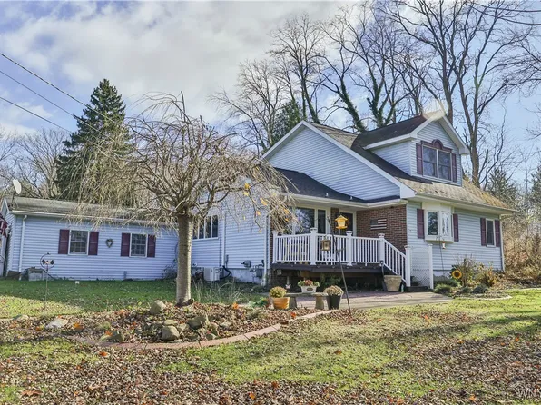 1124 Davis Rd, West Falls, NY 14170