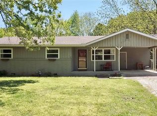 1212 S Lake Sequoyah Dr, Fayetteville, AR 72701
