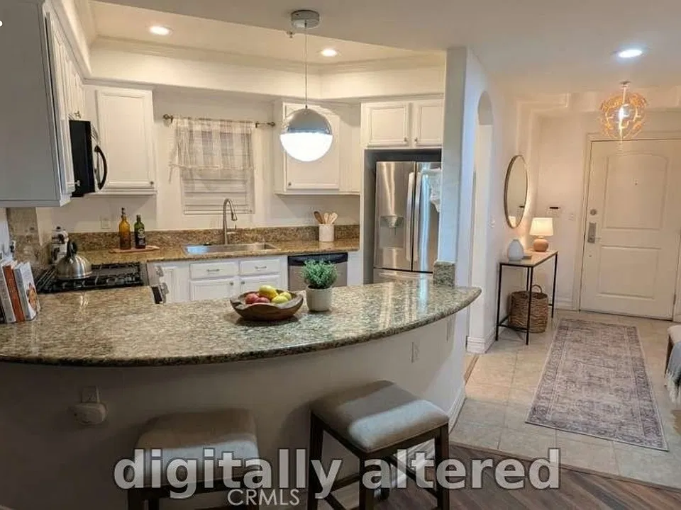 14343 Burbank Blvd #305
