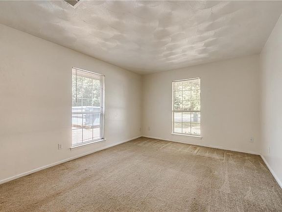 5th image of 2600 Hollywood Dr