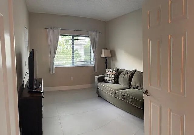 2805 Veronia Dr #104 — Photo 10