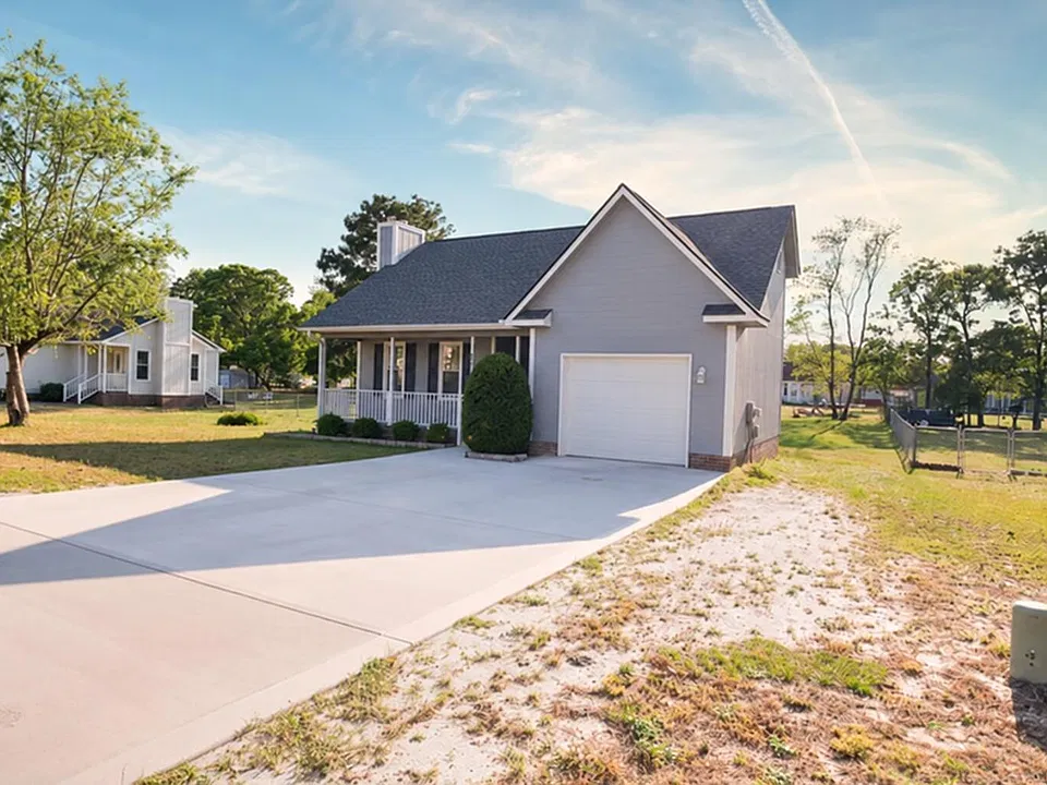 6721 Winthrop Dr