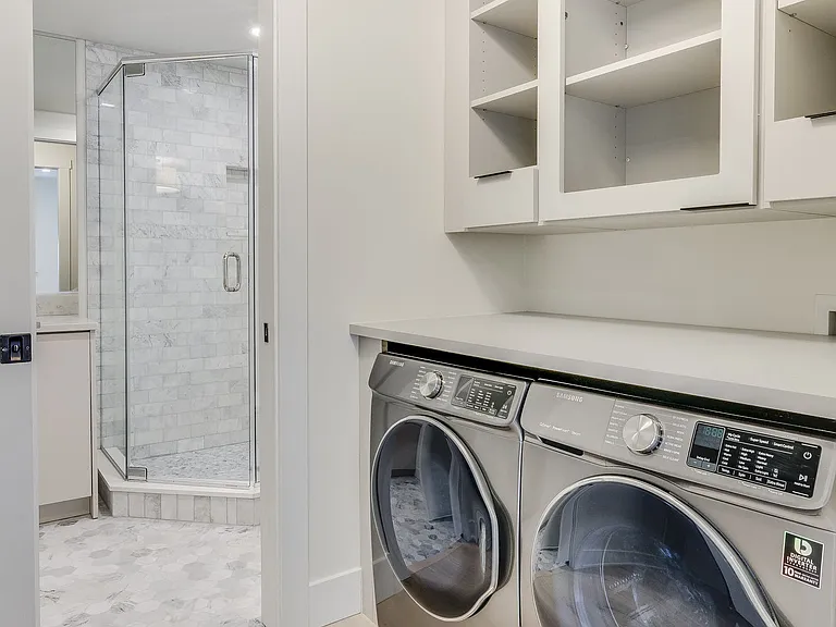 1Bed - In Unit Washer/Dryer