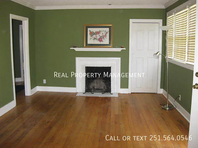 Nice 3/1 In Country Club Village — Photo 4