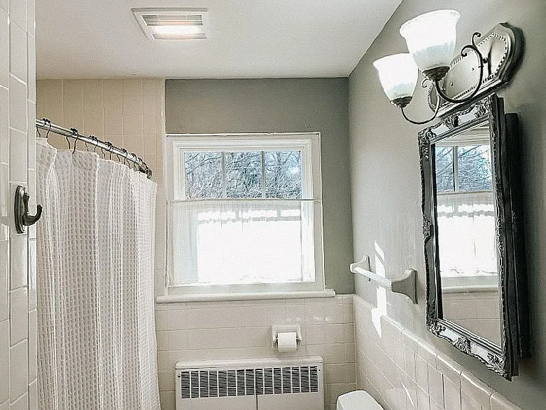 2nd Bathroom