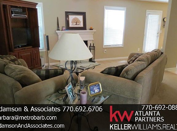 2nd image of 450 Savannah Pl