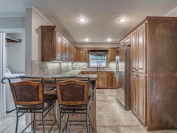 5th image of 2308 Ashley Dr