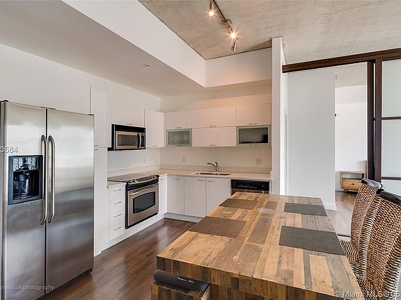 3rd image of 133 NE 2nd Ave APT 2806